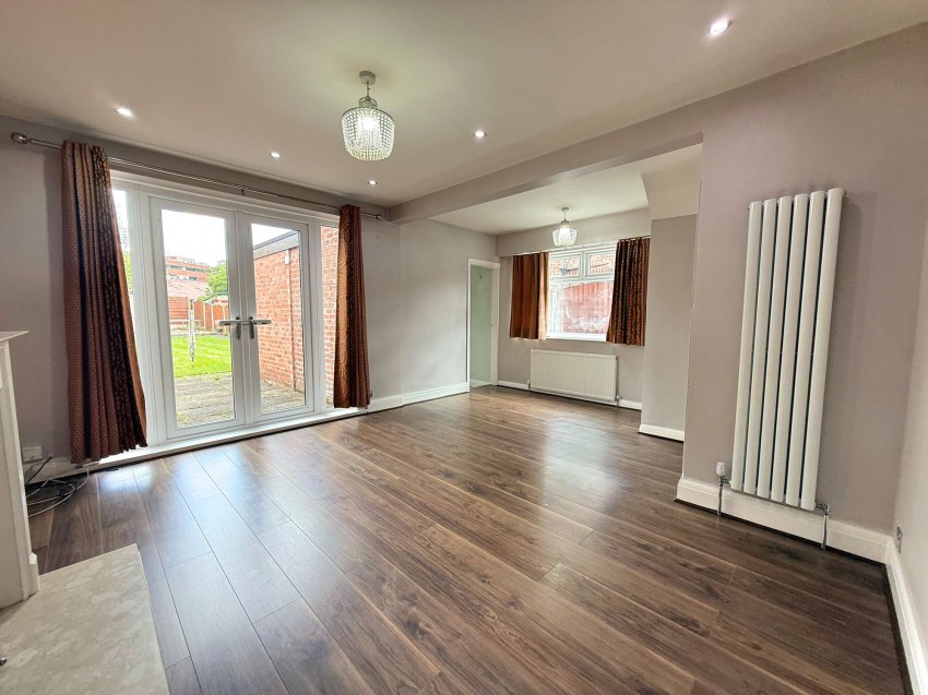 Images for Oakfield, Sale, M33
