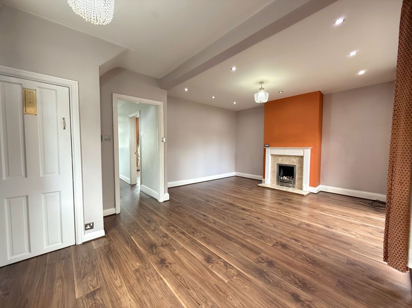 Images for Oakfield, Sale, M33