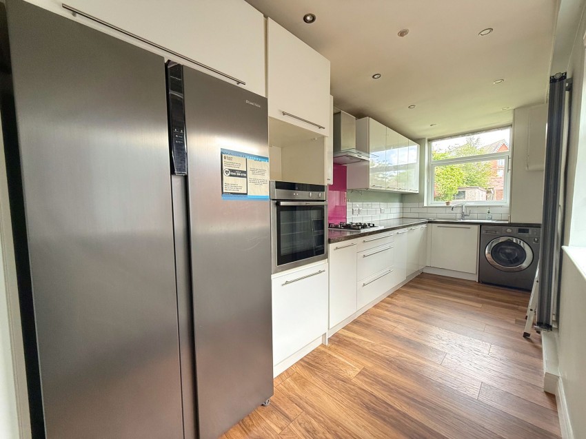 Images for Oakfield, Sale, M33