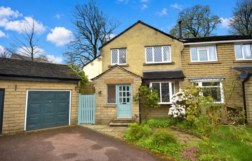 Images for Wood Gardens, Hayfield, SK22