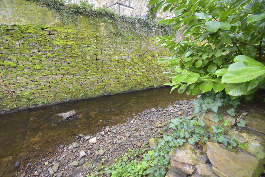 Images for Wood Gardens, Hayfield, SK22