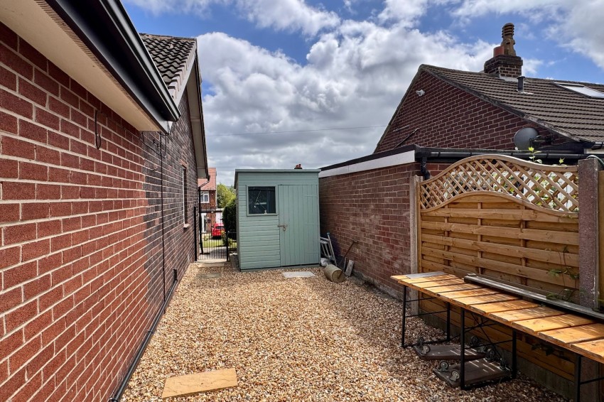 Images for Green Lane, Hollingworth, SK14
