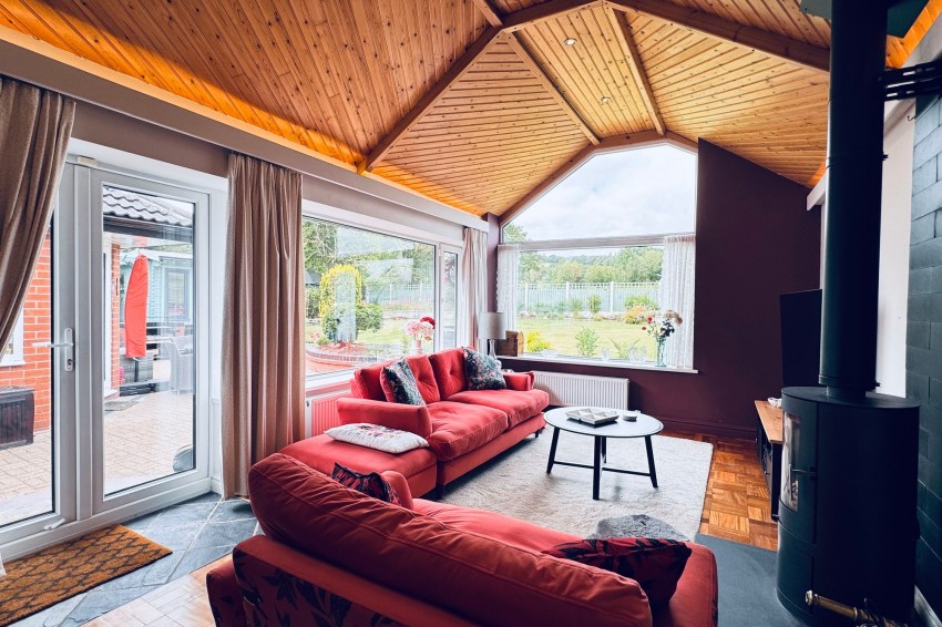 Images for Green Lane, Hollingworth, SK14