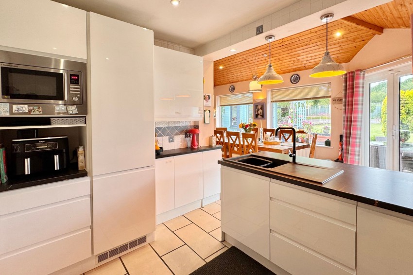 Images for Green Lane, Hollingworth, SK14