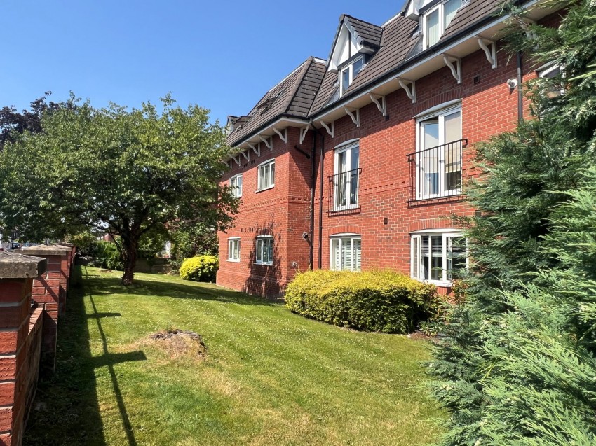 Images for Wellfield Lane, Hale, WA15