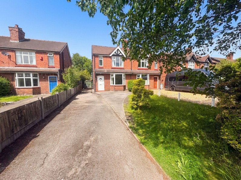 Macclesfield Road, Holmes Chapel, CW4