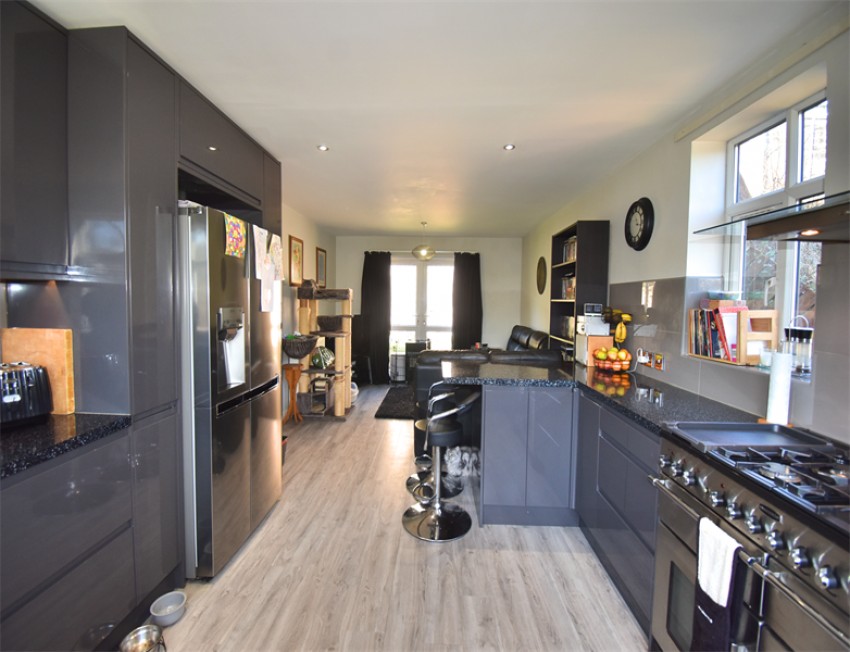 Images for The Sidings, High Peak