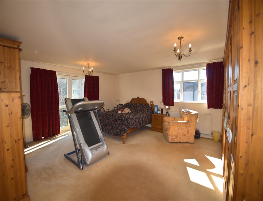 Images for The Sidings, High Peak