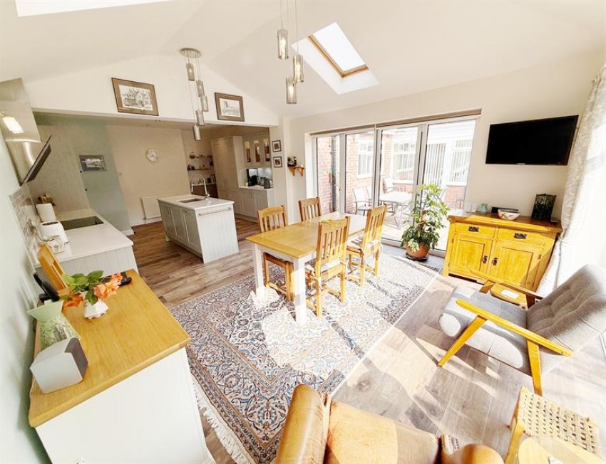Images for Larchway, Bramhall, 