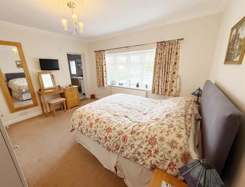 Images for Larchway, Bramhall, 