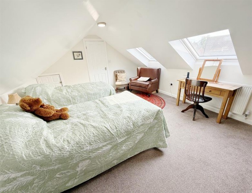 Images for Larchway, Bramhall, 