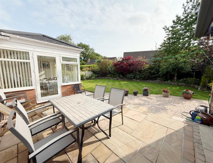Images for Larchway, Bramhall, 