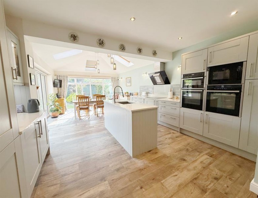 Images for Larchway, Bramhall, 