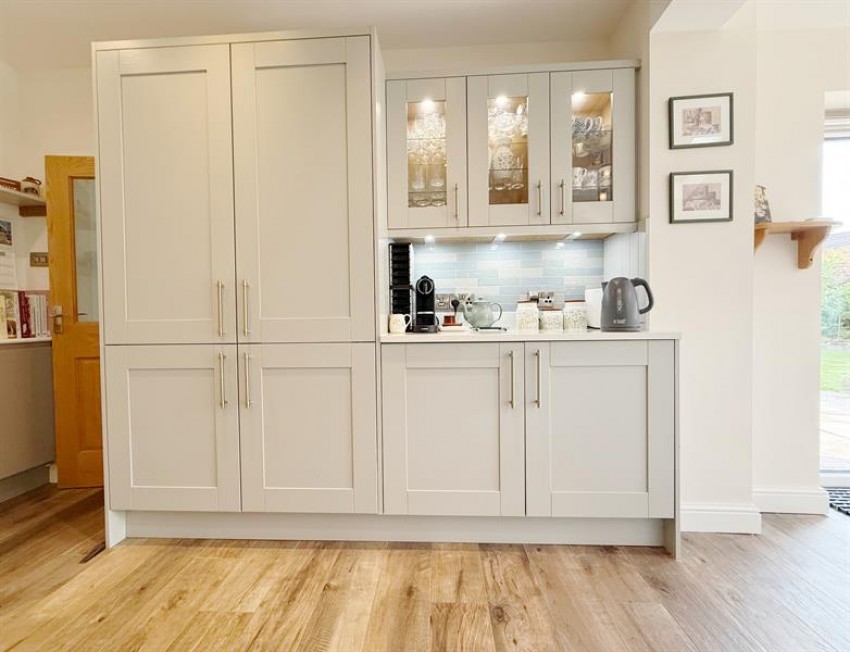 Images for Larchway, Bramhall, 