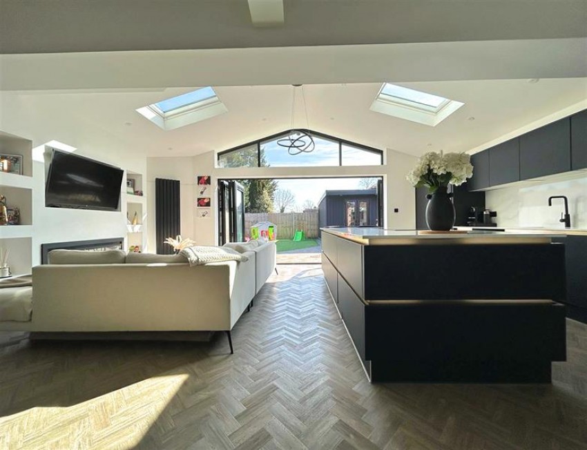 Images for Barnfield Crescent, Sale