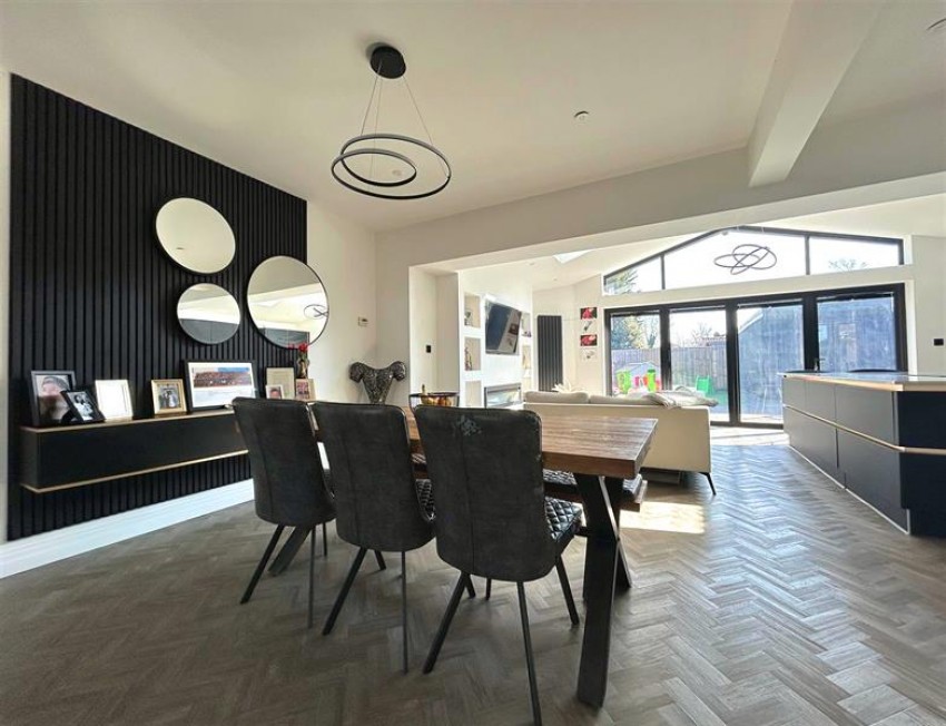 Images for Barnfield Crescent, Sale