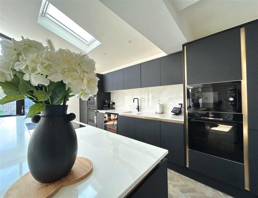 Images for Barnfield Crescent, Sale