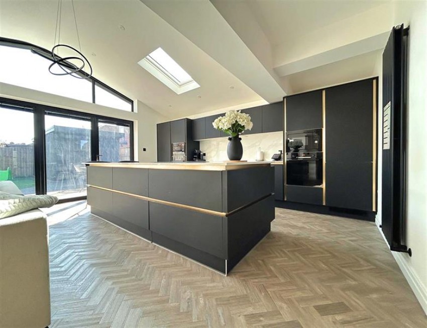 Images for Barnfield Crescent, Sale