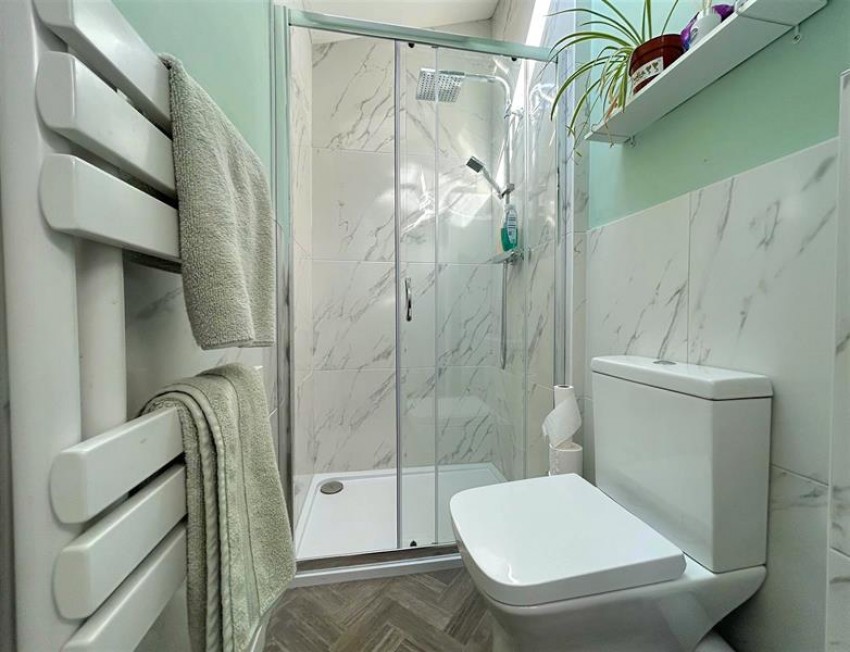 Images for Barnfield Crescent, Sale