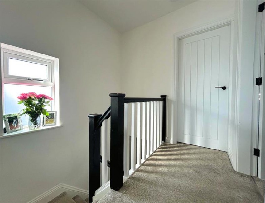 Images for Barnfield Crescent, Sale