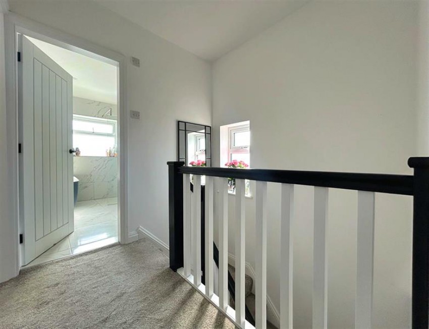 Images for Barnfield Crescent, Sale