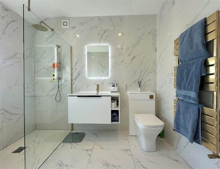 Images for Barnfield Crescent, Sale