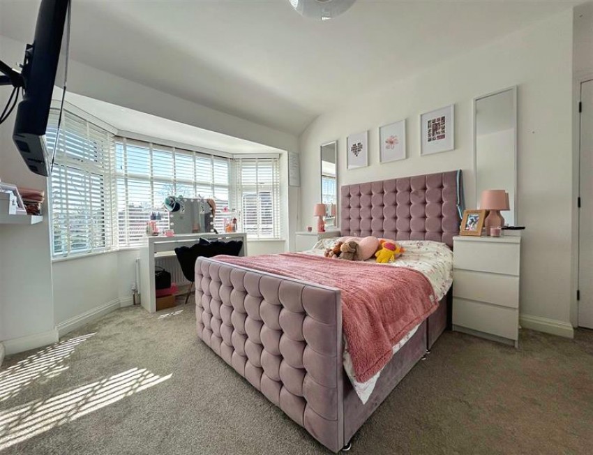 Images for Barnfield Crescent, Sale