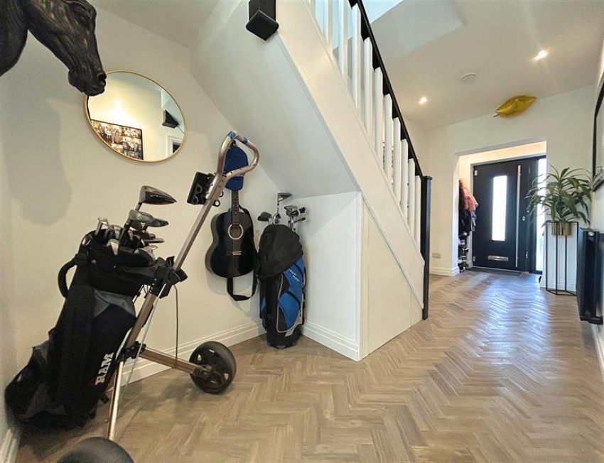 Images for Barnfield Crescent, Sale