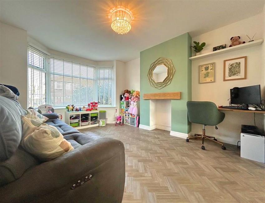 Images for Barnfield Crescent, Sale