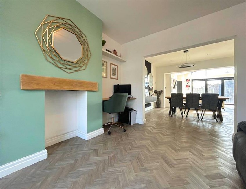 Images for Barnfield Crescent, Sale
