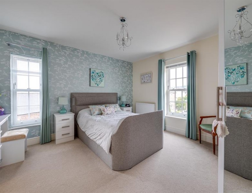 Images for 2200 square feet and spectacular views at West Acre Gardens