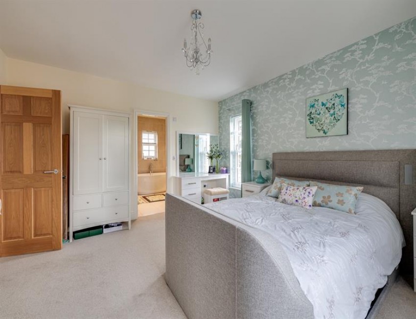 Images for 2200 square feet and spectacular views at West Acre Gardens