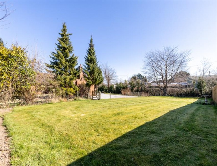 Images for Bungalow annexe and five acres in Mill Lane Kingsley