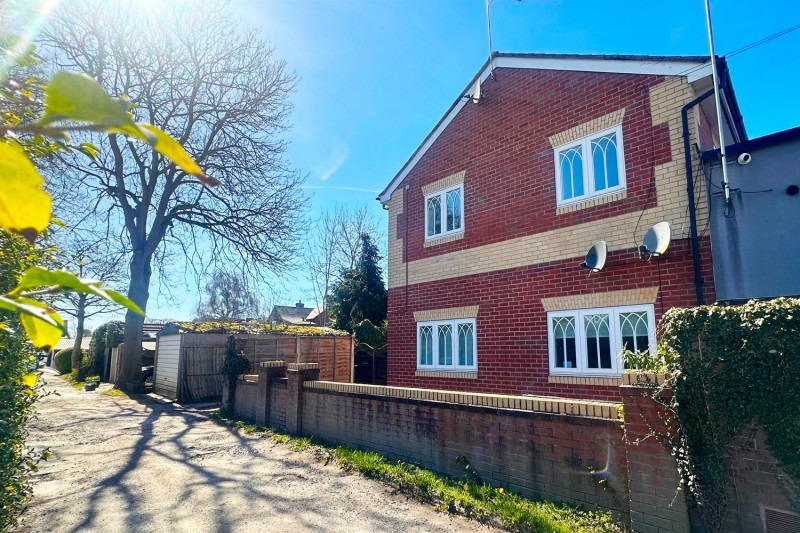 Georges Court, London Road South, Poynton