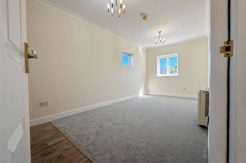 Images for Georges Court, London Road South, Poynton