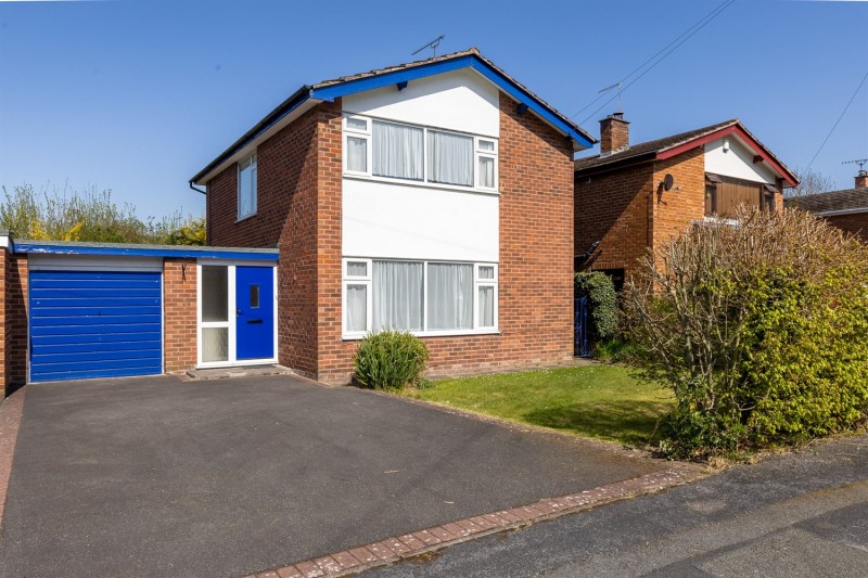 No chain house with potential in Broom Crescent, Tarvin