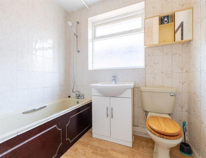 Images for No chain house with potential in Broom Crescent, Tarvin