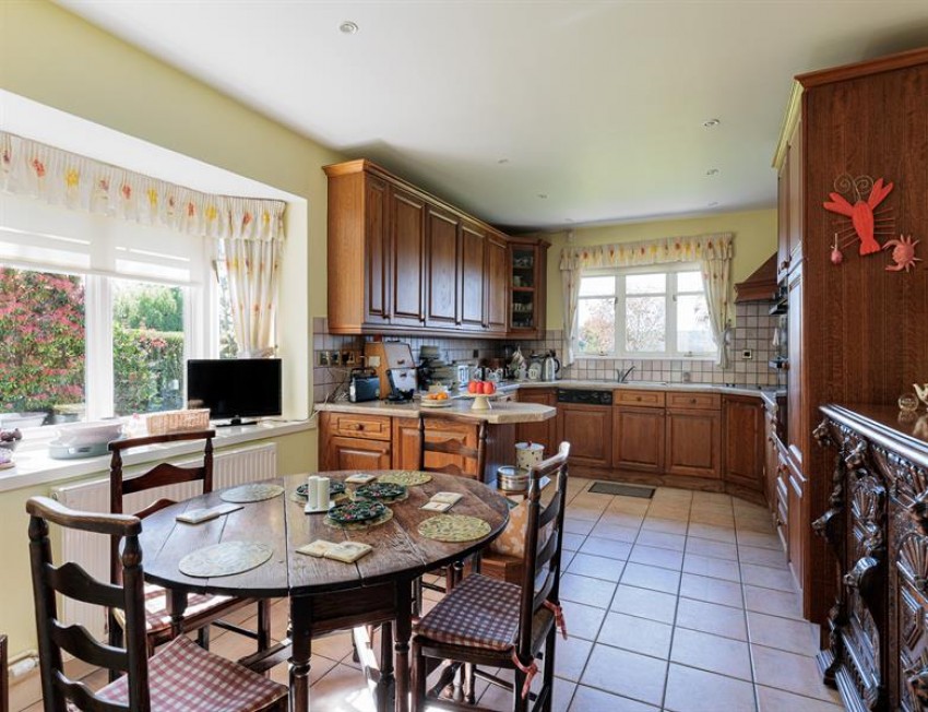 Images for Just under 2900 square feet and circa half an acre in Aston Lane
