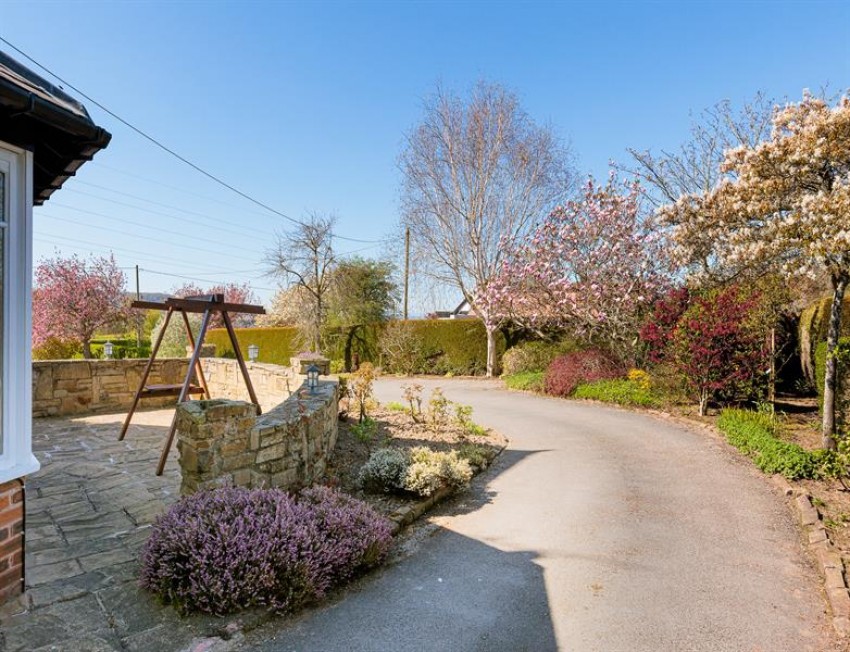 Images for Just under 2900 square feet and circa half an acre in Aston Lane