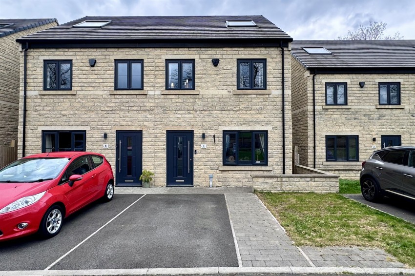 Images for Park View, Hadfield, Glossop