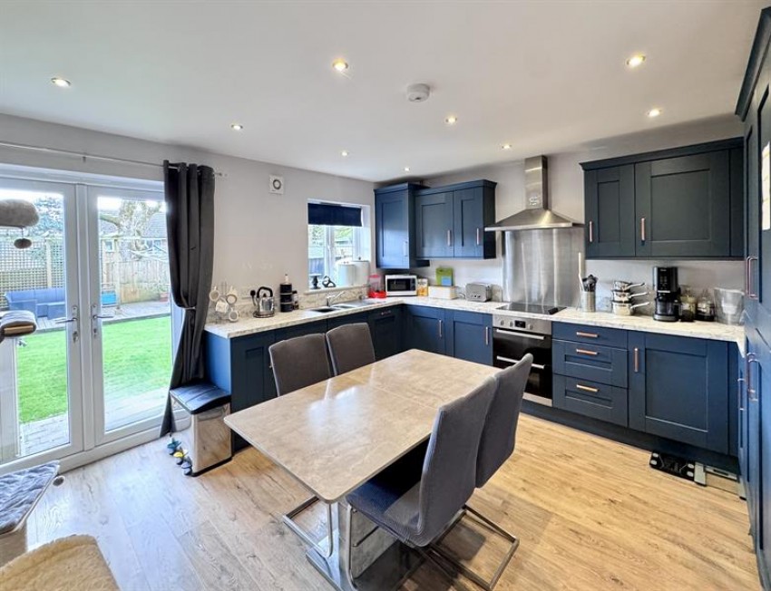 Images for Park View, Hadfield, Glossop