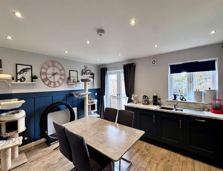 Images for Park View, Hadfield, Glossop