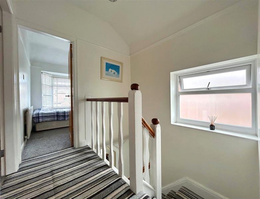 Images for Barnfield Crescent, Sale