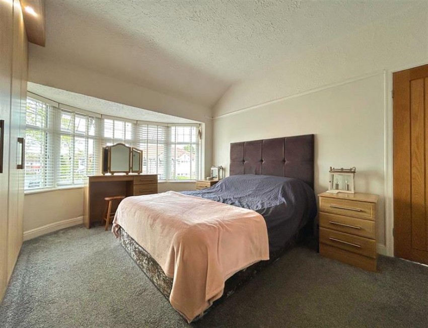 Images for Barnfield Crescent, Sale