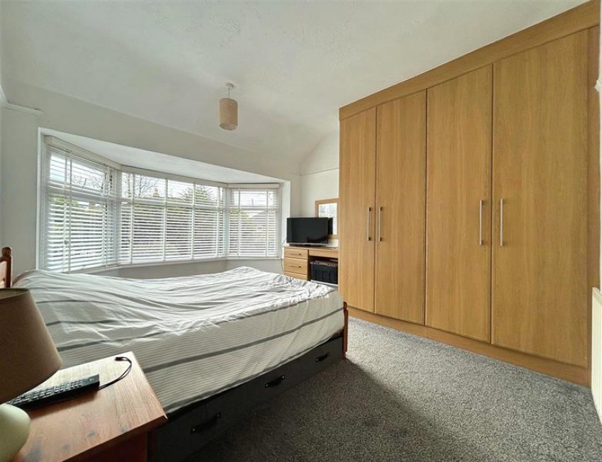 Images for Barnfield Crescent, Sale