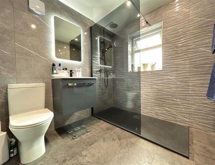 Images for Barnfield Crescent, Sale