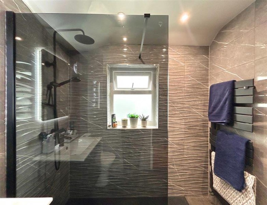Images for Barnfield Crescent, Sale