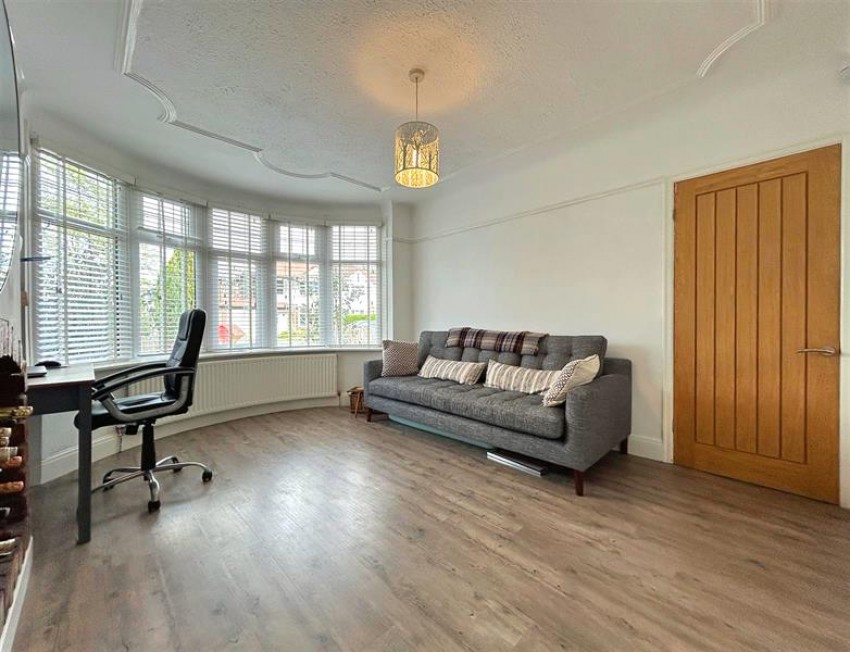 Images for Barnfield Crescent, Sale