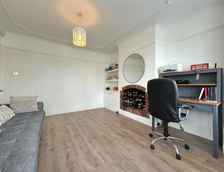 Images for Barnfield Crescent, Sale