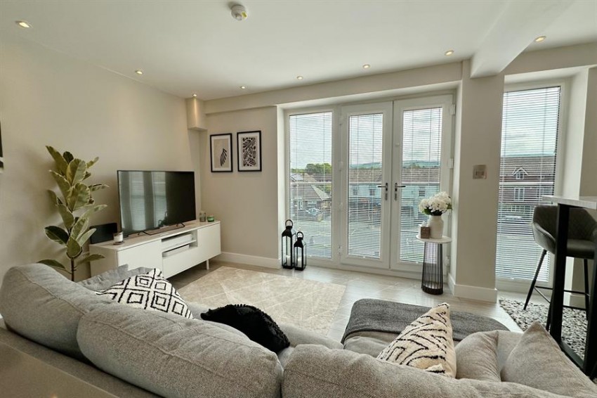 Images for Queensway, Poynton